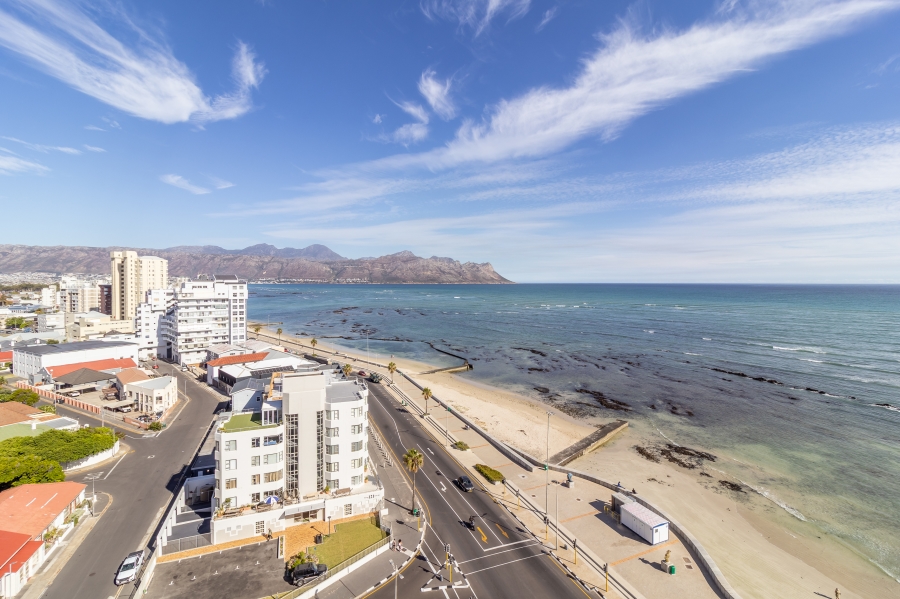 To Let 3 Bedroom Property for Rent in Strand Central Western Cape